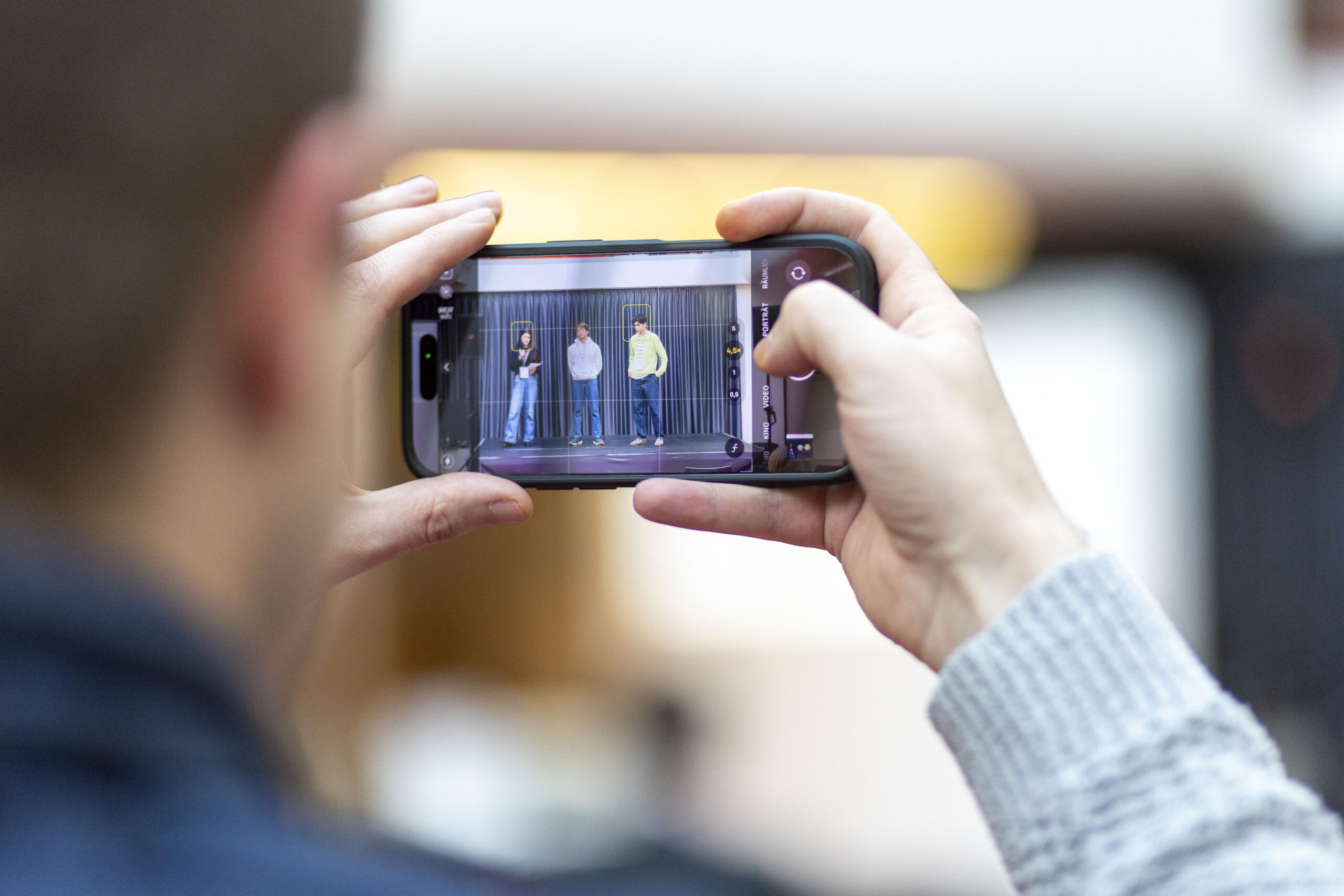 Kinder sicher durch die digitale Welt begleiten – ein Elternabend der Polizei Krefeld