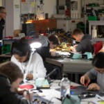 Schüler arbeiten am 23.01.2020 an Elektronikkomponenten im Rahmen des Canon Konzepttags in Willich, NRW.